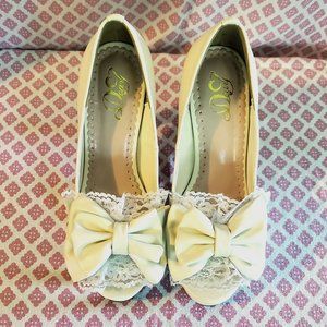 Discontinued Yumetenbo Off-White Hime Gyaru Peep-toe Shoes